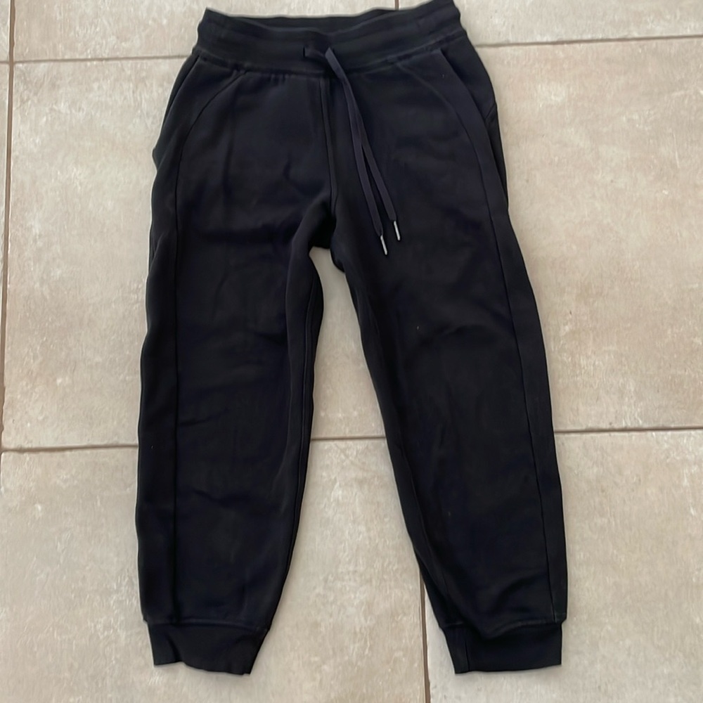 Lululemon Scuba Joggers Crop 23” SZ 4 Black EUC🖤🖤🖤